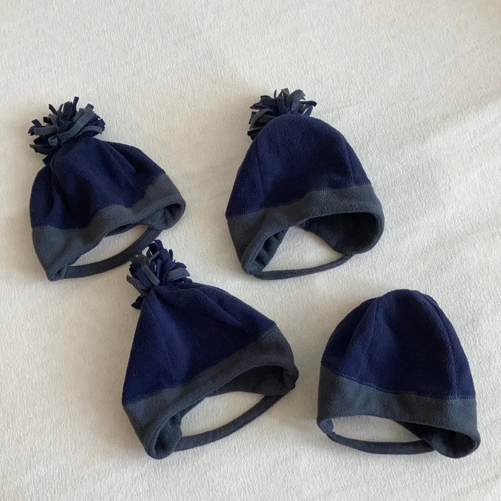 PLACE 4 matching hats